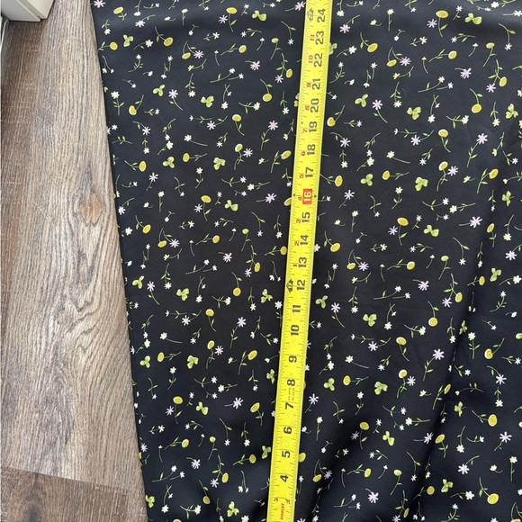 Adorable True Vintage Black Floral Midi Skirt - Picture 3 of 7